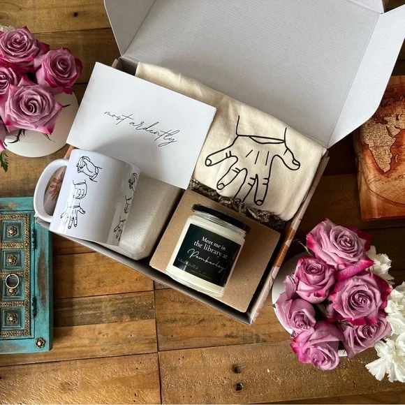 Pride and Prejudice Gift Box Bundle Period Drama Jane Austen Bookish - Picture 1 of 9